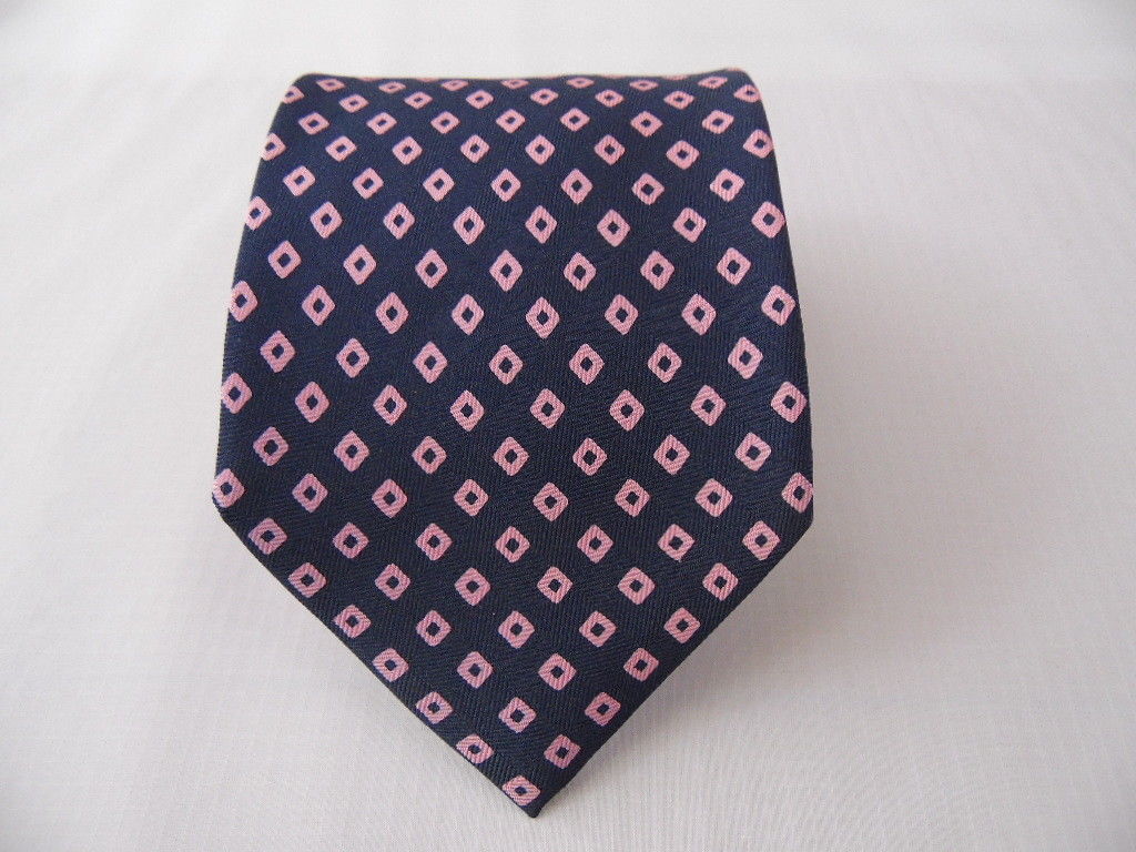 Top 5 des plus belles cravates à prix astronomiques ! 